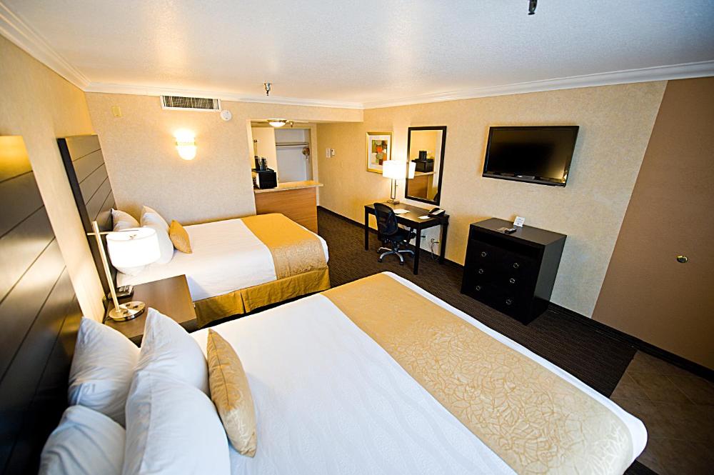 Standard Double Room - Courtyard View interior